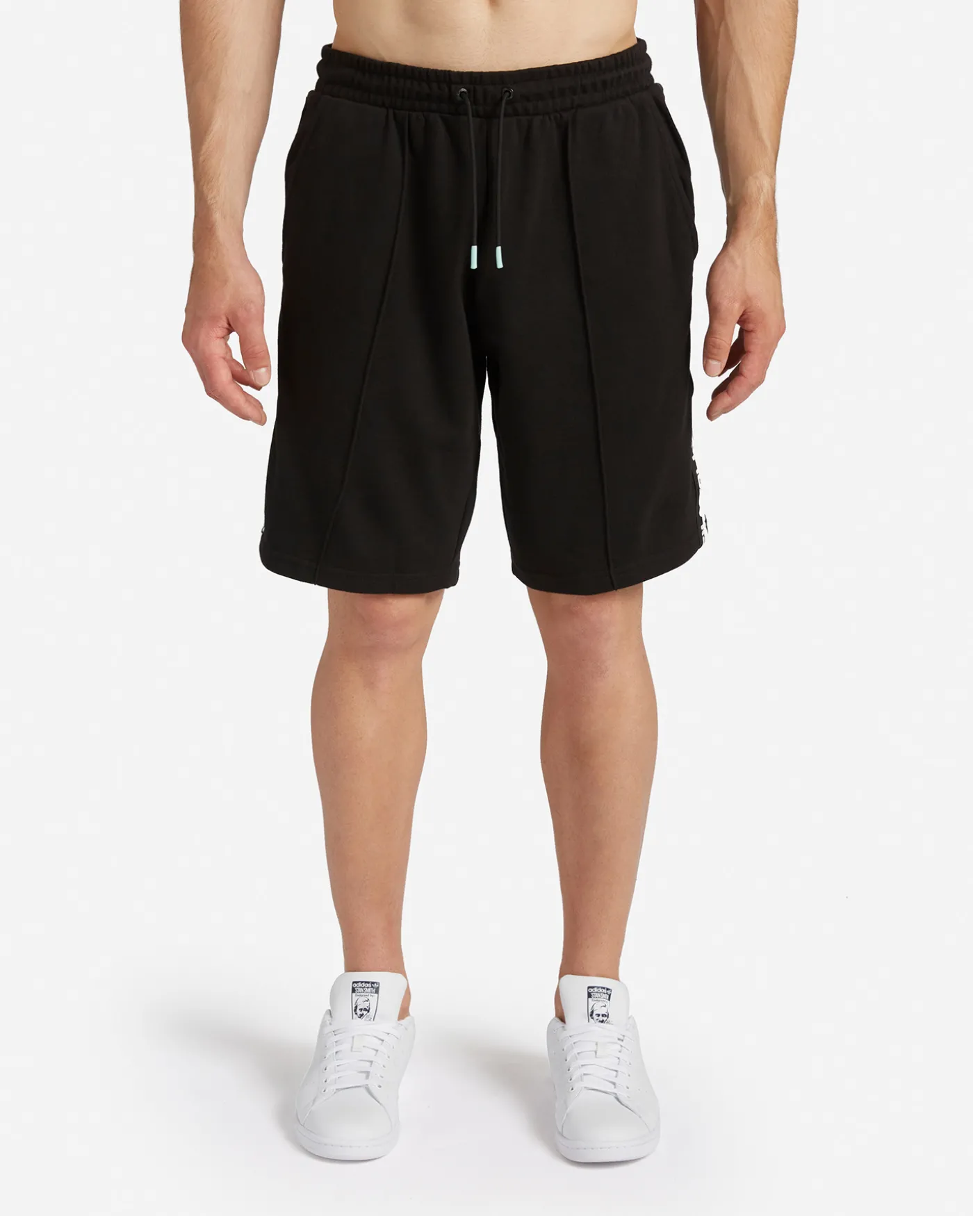 STREETWEAR LOGO TAPE M